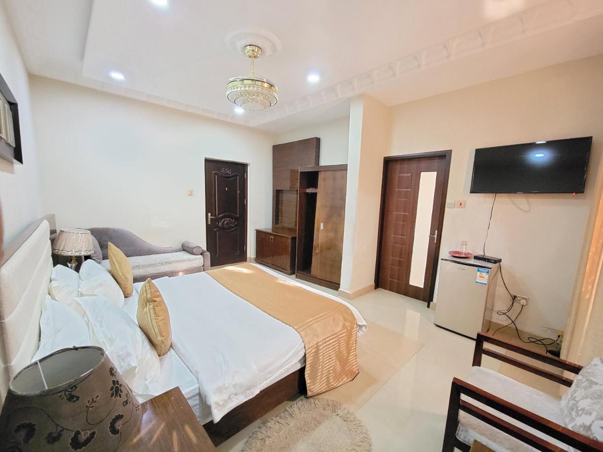 Afri-Royal Hotel Accra Exterior photo