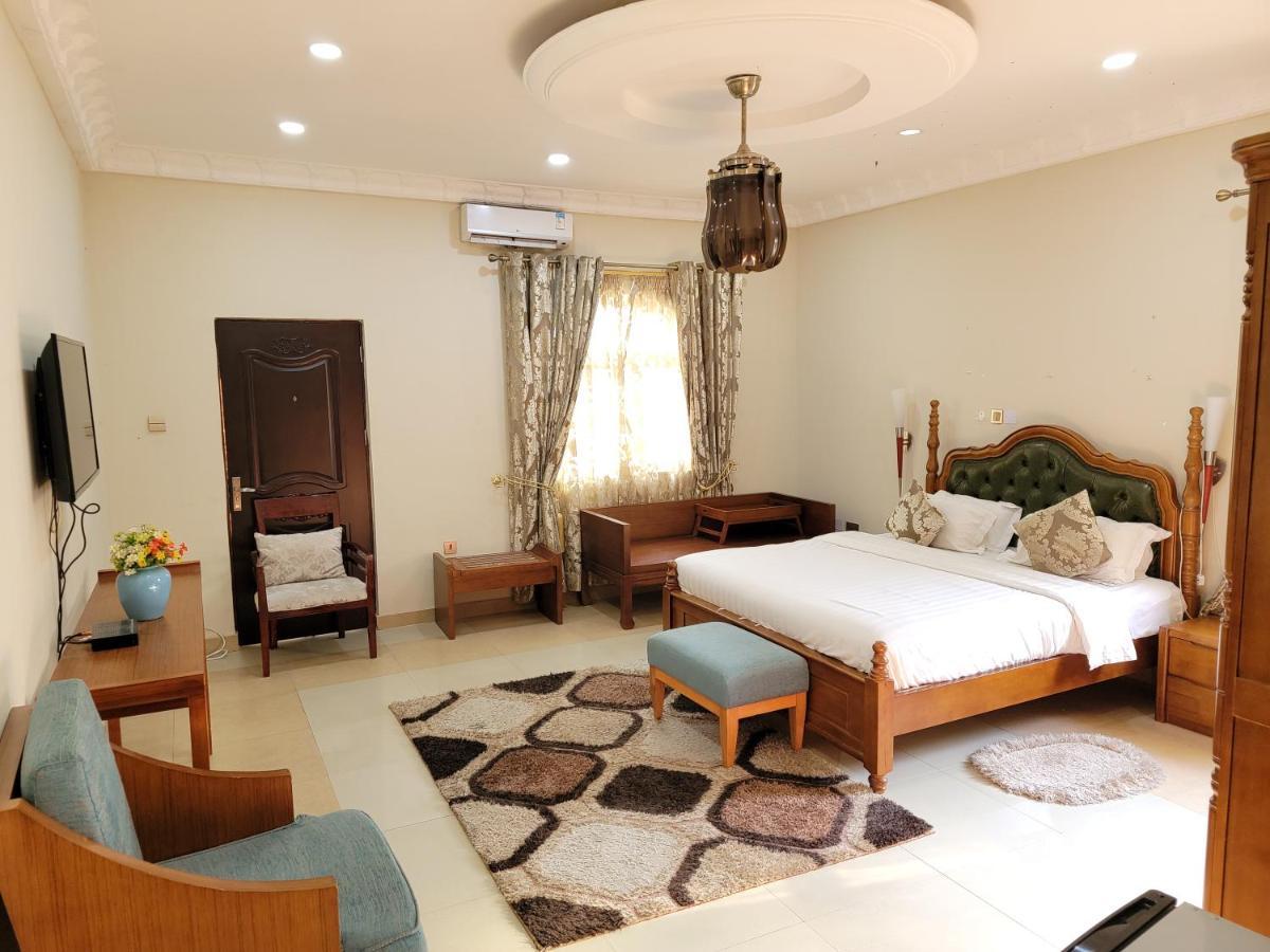Afri-Royal Hotel Accra Exterior photo