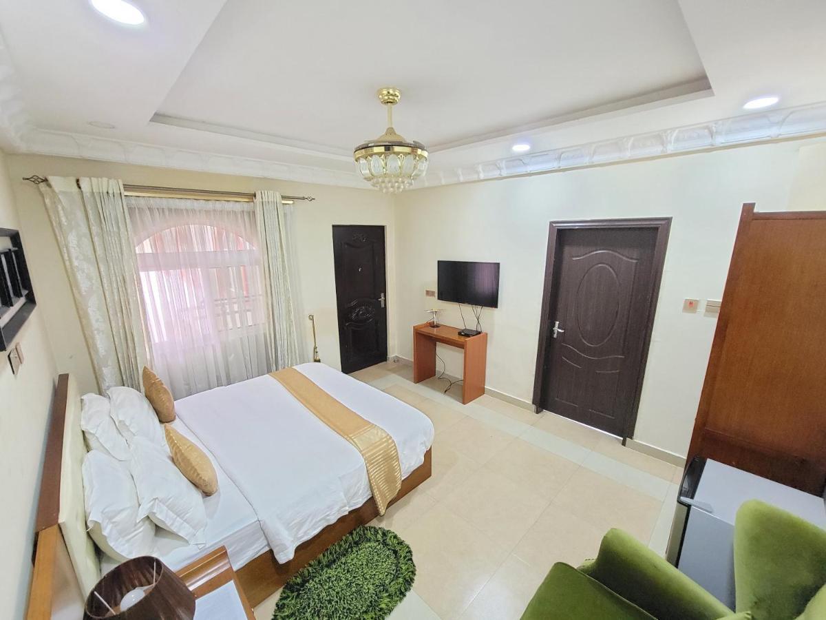 Afri-Royal Hotel Accra Exterior photo