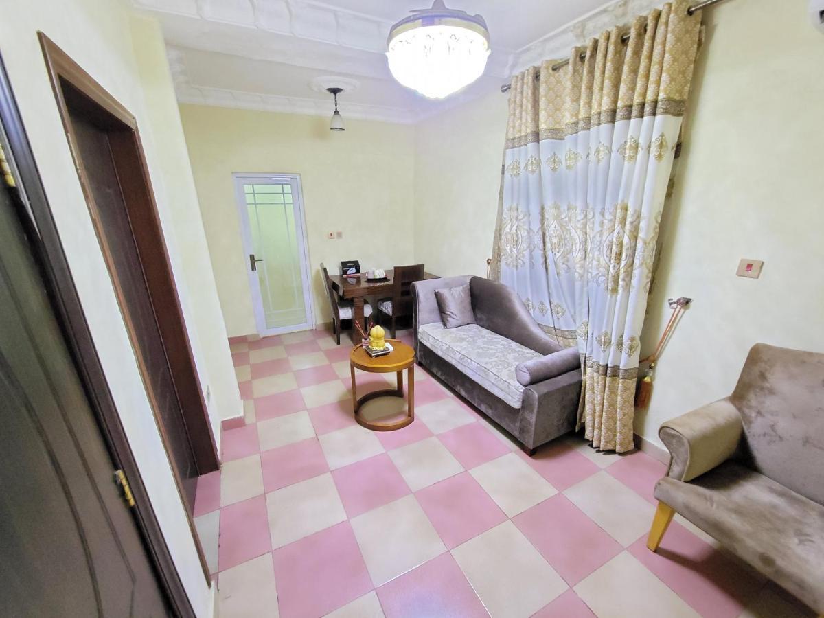 Afri-Royal Hotel Accra Exterior photo