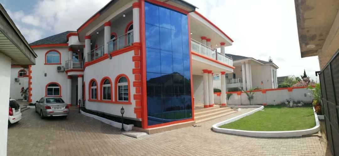 Afri-Royal Hotel Accra Exterior photo